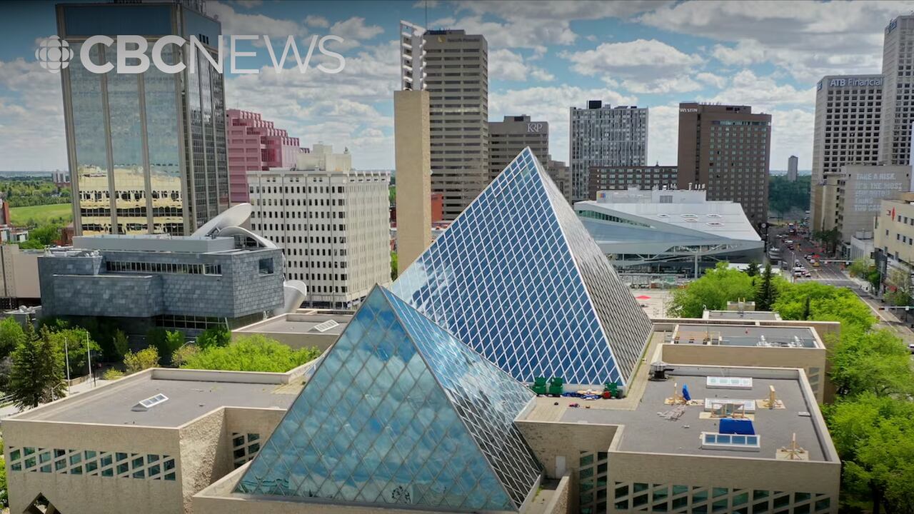 Pressure mounting for City of Edmonton to end hybrid work