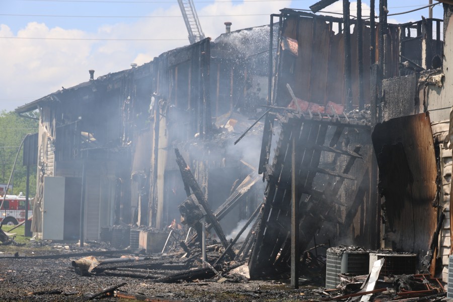 2 firefighters injured during apartment fire on the south side of ...