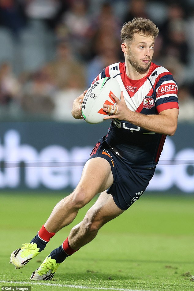 Billy Slater axes Reece Walsh as Sam Walker earns shock Queensland ...