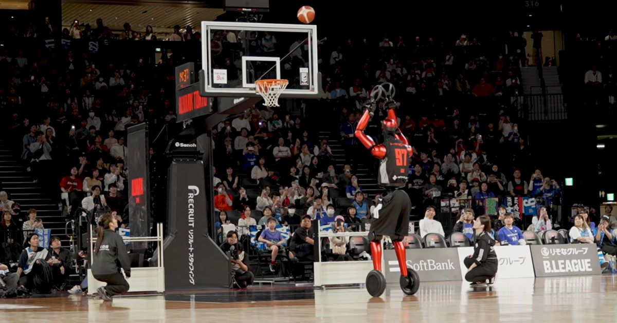Toyota CUE7, le robot basketteur de 2,18 m qui ridiculise les stars de ...