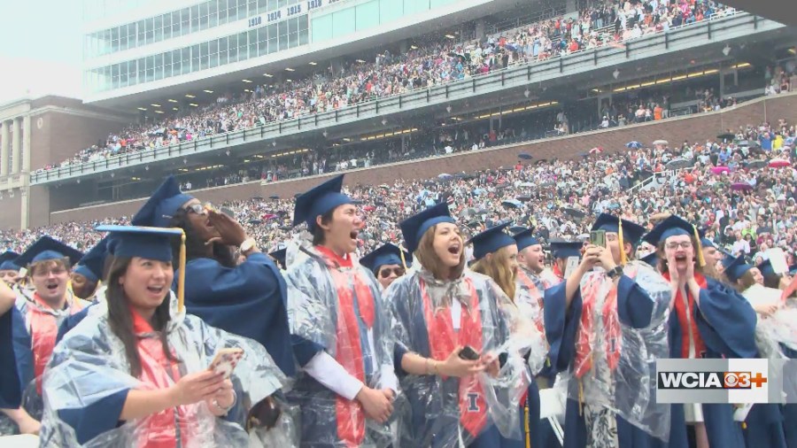 Thousands celebrate graduation weekend at UIUC