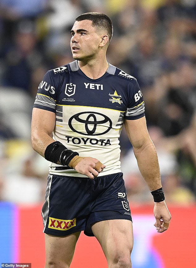 Billy Slater axes Reece Walsh as Sam Walker earns shock Queensland ...