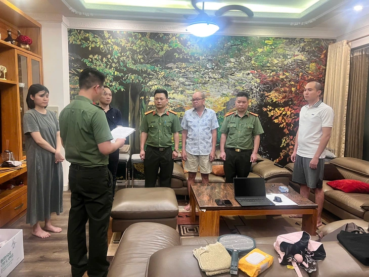 Phá chuyên án vận chuyển trái phép gần 100 tấn phóng xạ