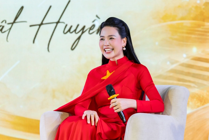 Nhật Huyền trở lại với 8 khúc ca yêu nước