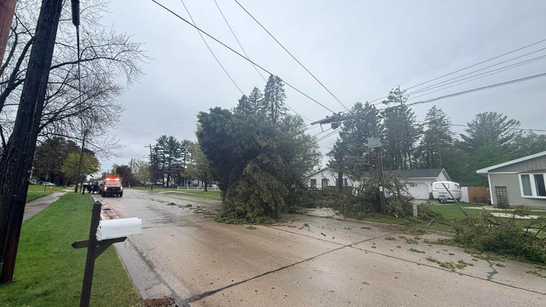 Two Rivers power mostly back after Manitowoc County storms
