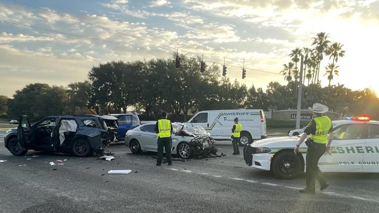 Car crash in Davenport leaves 2 dead, 1 injured as deputies investigate