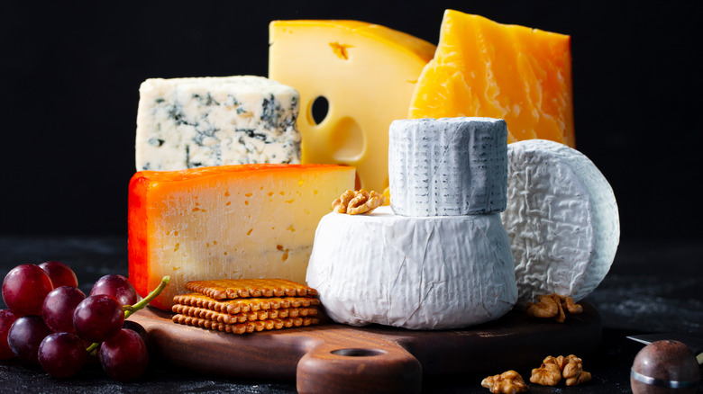 Easy tips for arranging better cheese boards