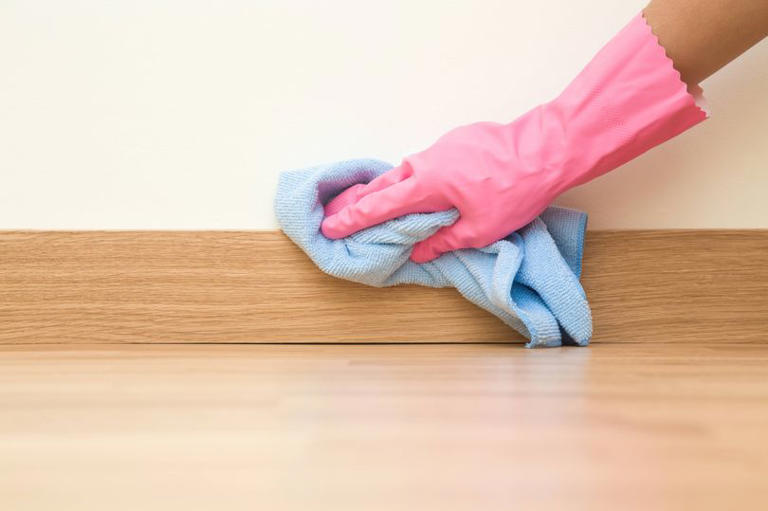 Dust will not land on your skirting boards for weeks if cleaned with 1 ...