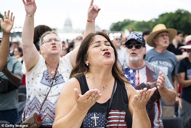 Thousands gather to hear Trump headline prayer meeting at National Mall