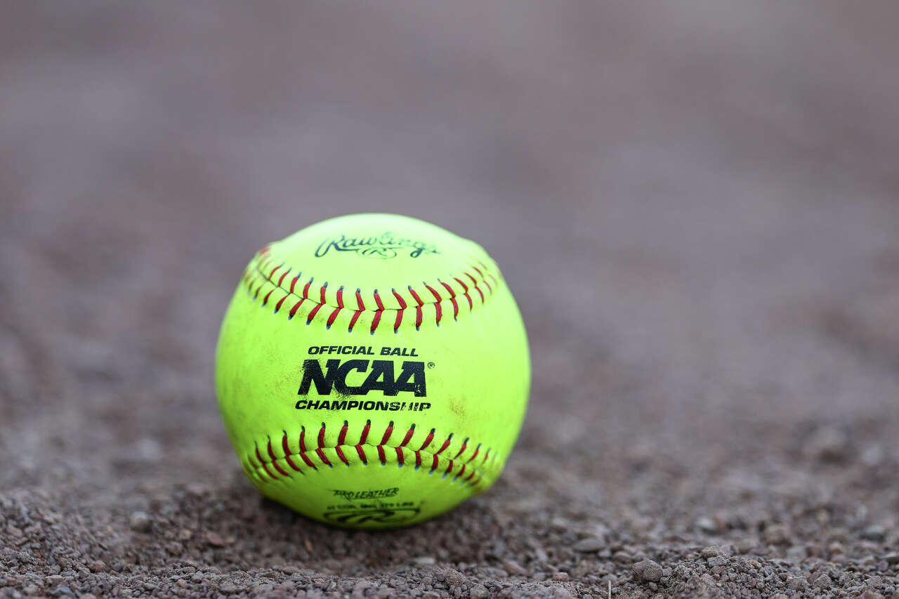 Texas A&M ousts UConn softball from NCAA tournament a day after first ...