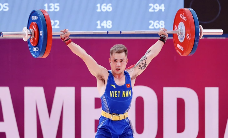 Cử tạ Việt Nam tỏa sáng, vượt nhiều cường quốc ở giải châu Á