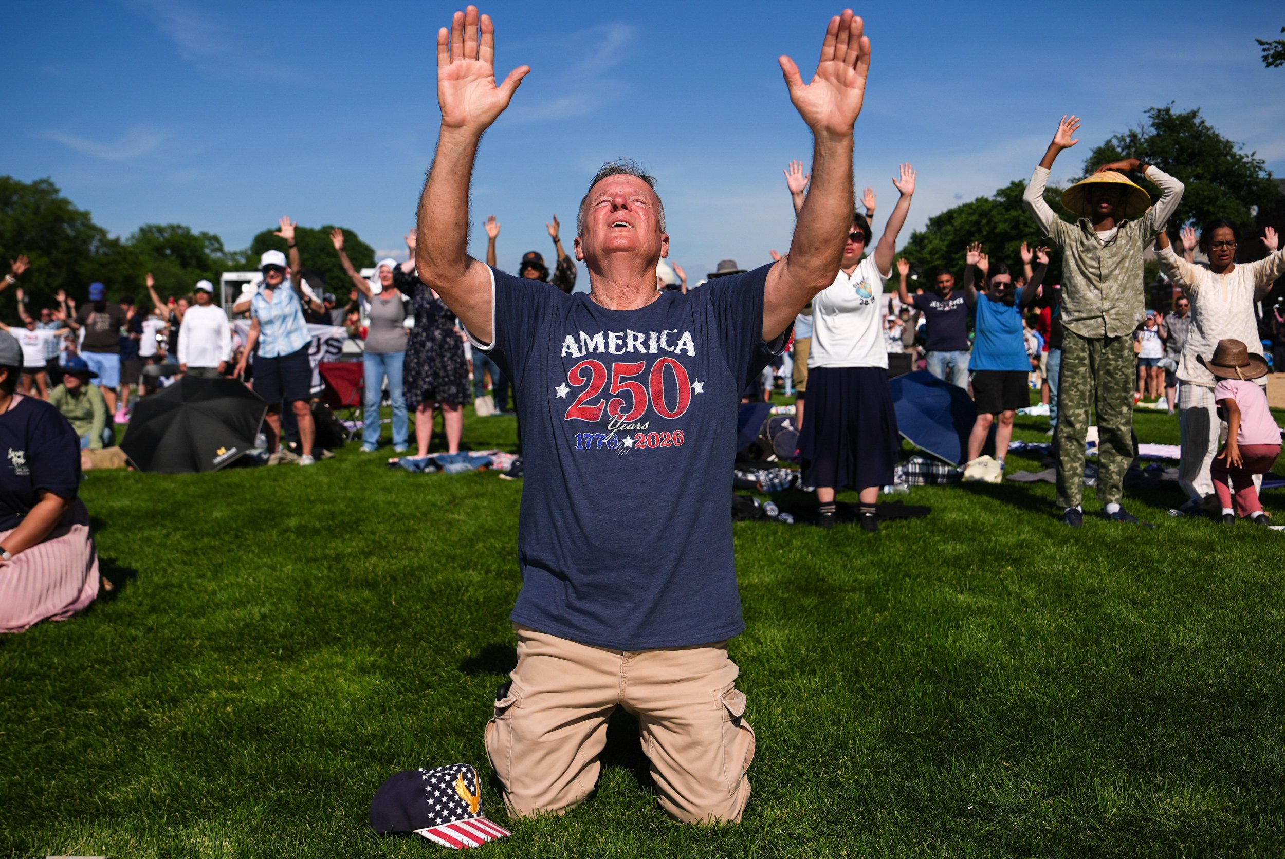 Preacher says God has been waiting for 200 years to give US White House ...
