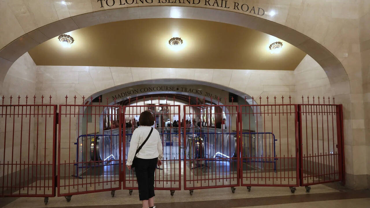 Negotiations continue to resolve Long Island Rail Road strike ahead of ...