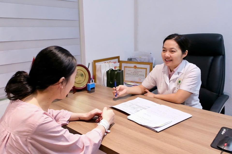 Người mẹ mang tam thai từ Hàn Quốc về Việt Nam can thiệp tai biến trước sinh