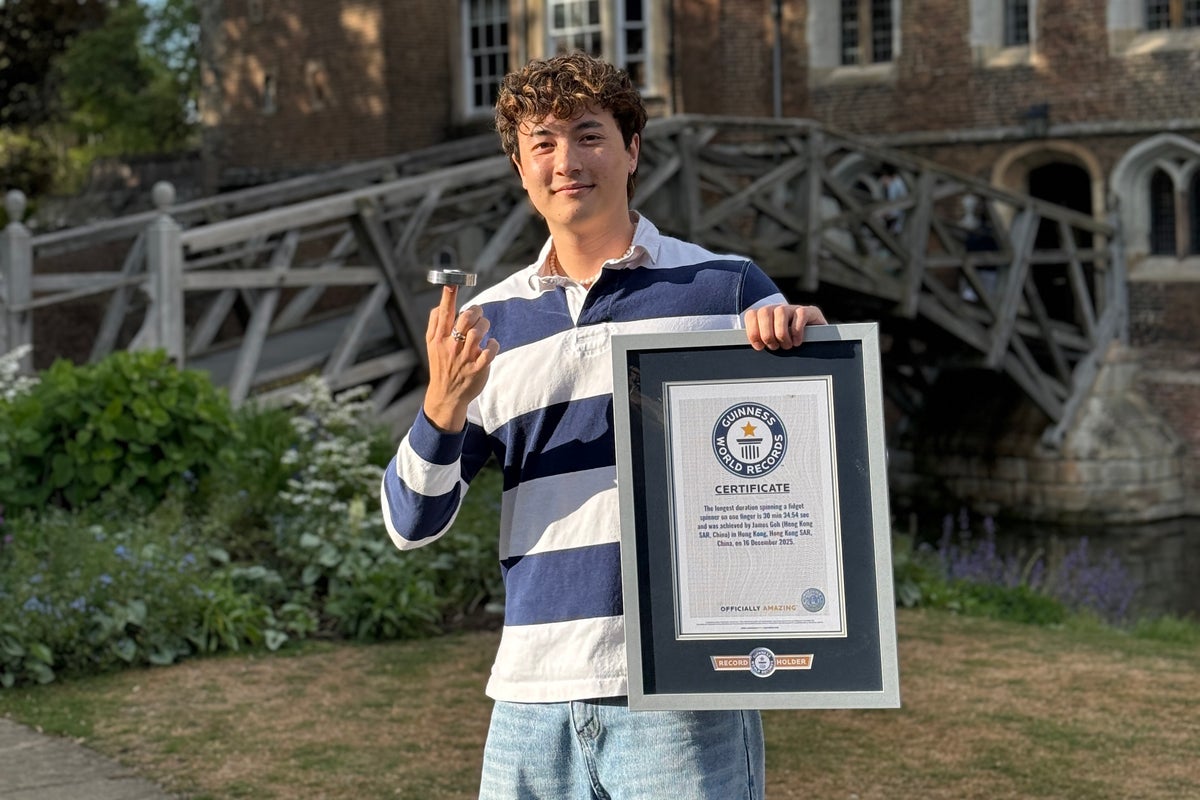 Cambridge University student sets new world record with fidget spinner