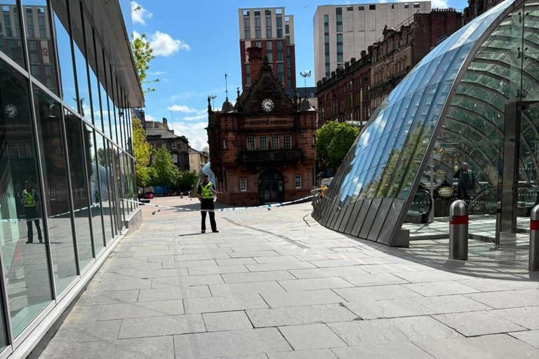 Teen stabbed in Glasgow city centre attack as police reopen busy ...