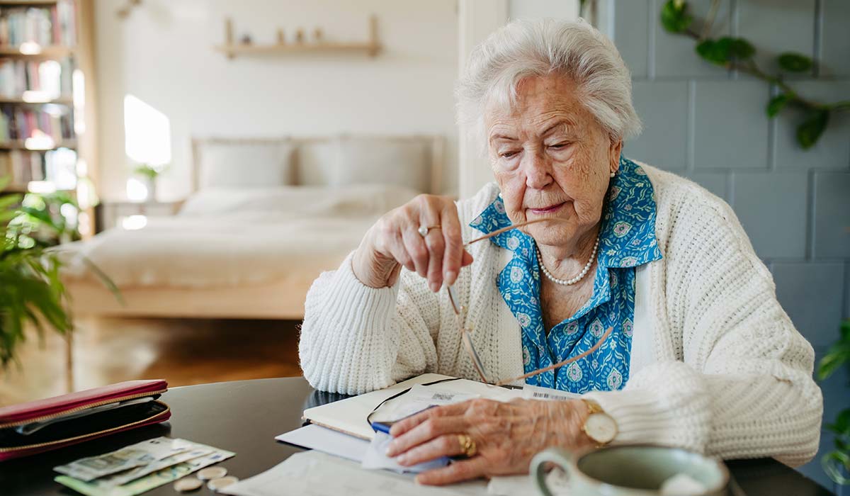 Warning to elderly over broadband sign-up deals