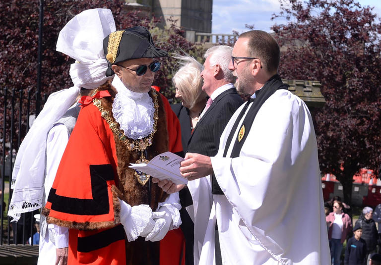 Haroon is welcomed as the new mayor of Rotherham