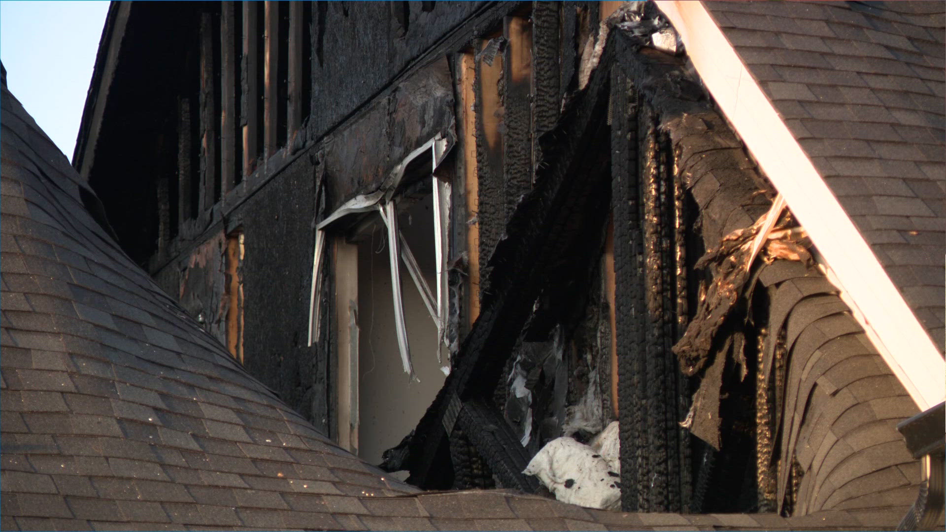 Wind-driven fire burns 2 St. Charles County homes