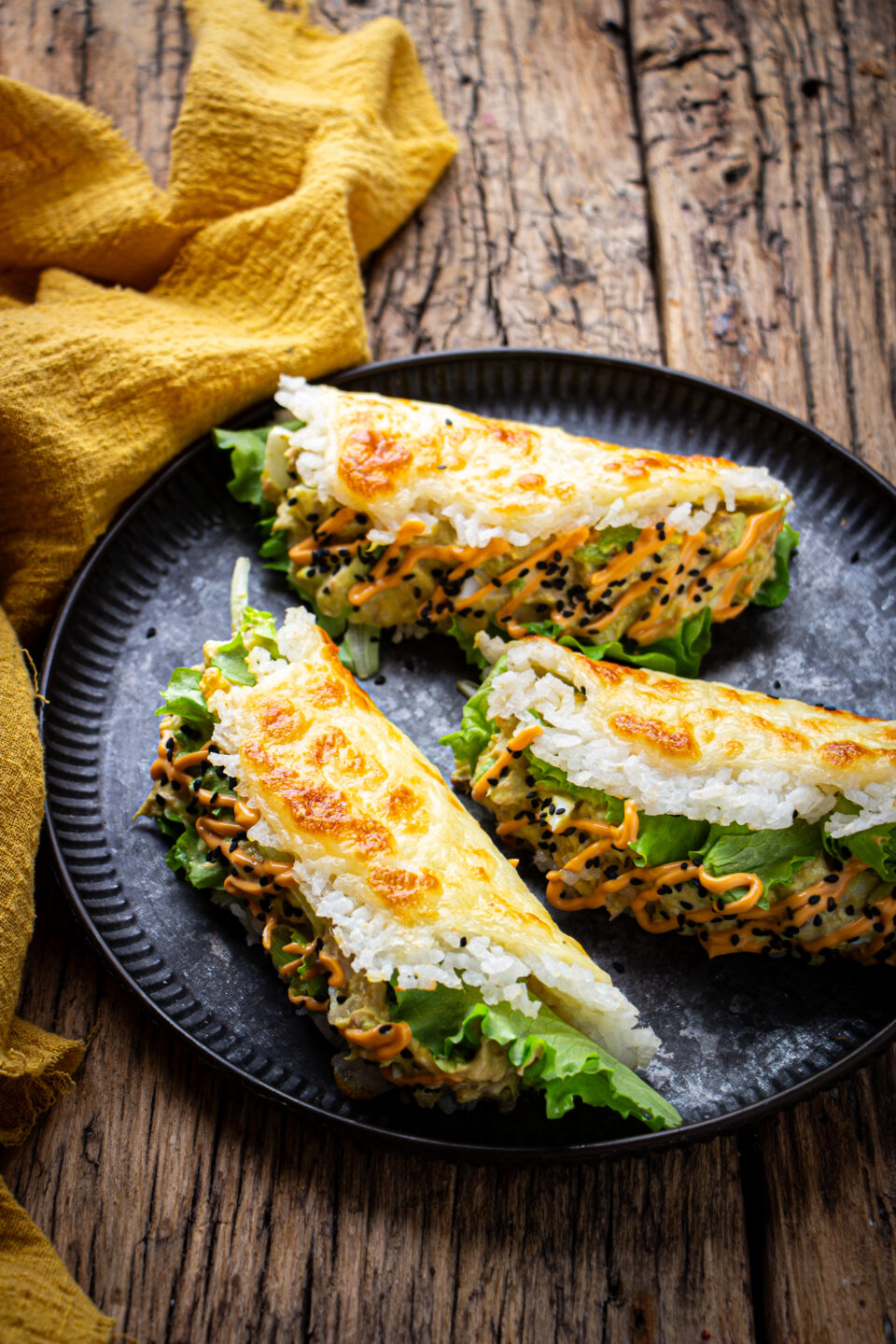 Tacos di riso con tonno e avocado: la ricetta che sorprende!