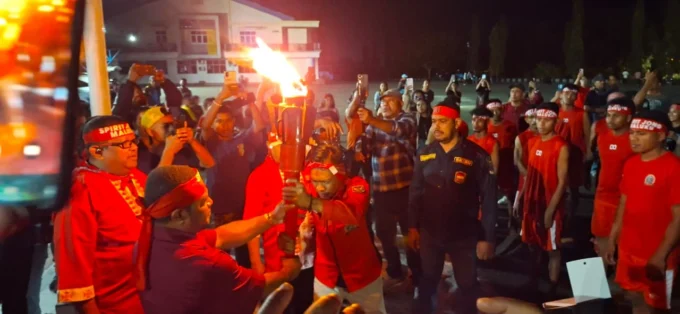 Wabup Jayapura lepas pawai obor HUT Pattimura ke-209