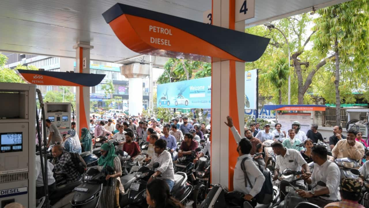 India's fuel consumption falls 6.5% in May as LPG, bitumen demand slumps