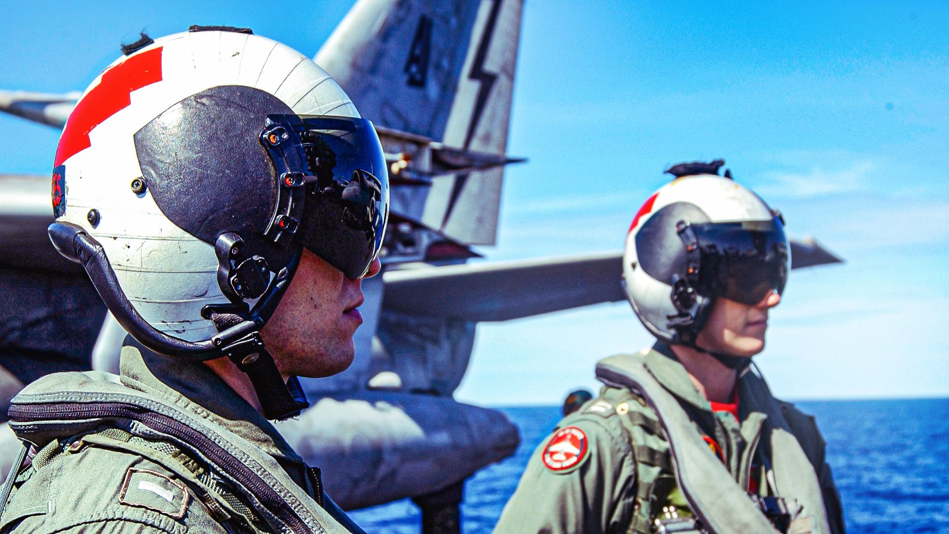 The top 5 highest paid US Navy pilot ranks & their average 2026 salaries