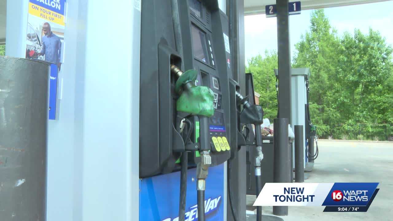Memorial Day travel costs rise as gas prices remain high