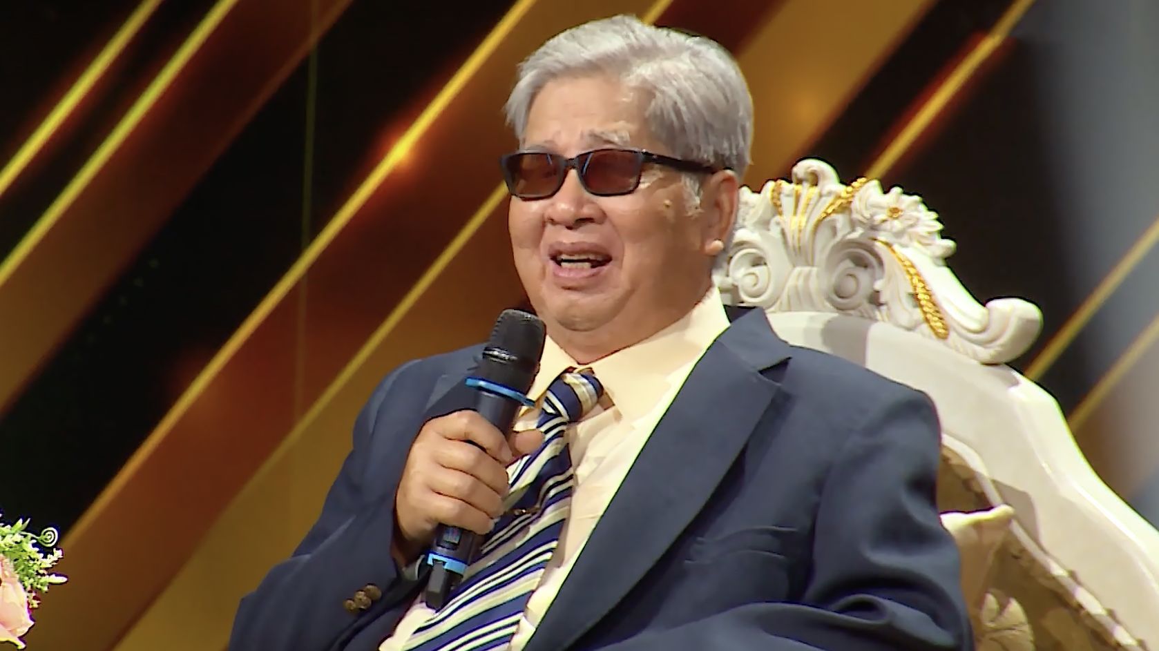Nhạc sĩ Bông điên điển nhiều năm không nhận được tiền tác quyền 50 ca khúc từ BH Media