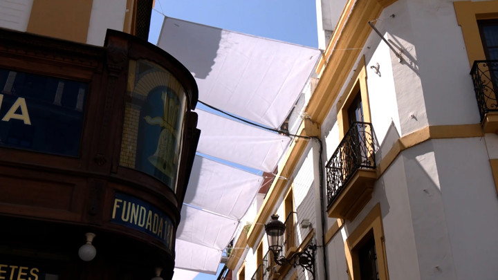 Arranca la instalación de los toldos que darán sombra hasta el otoño en ...
