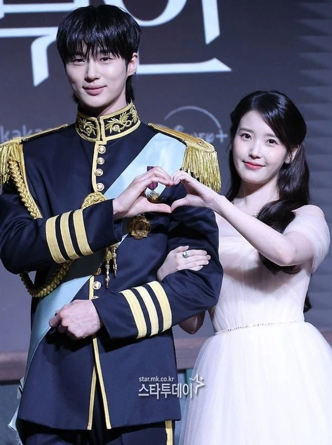 Hai diễn viên xin lỗi
