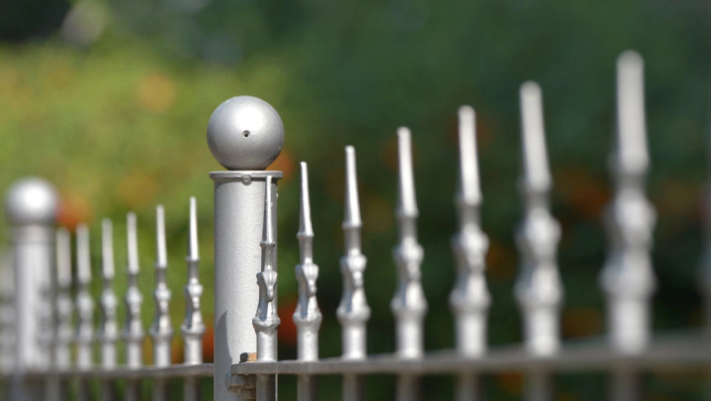 Fence ideas that blend beauty and strength