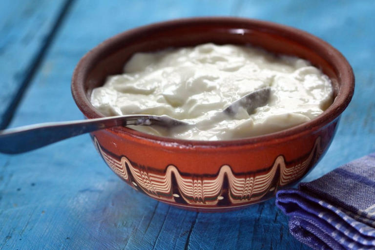 Want market-style thick curd at home? Choose the right milk and follow ...