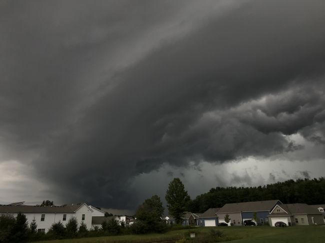 Central US braces as severe storms bring tornado threats