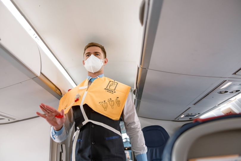 Physics teacher says 'never inflate your life jacket inside a plane ...