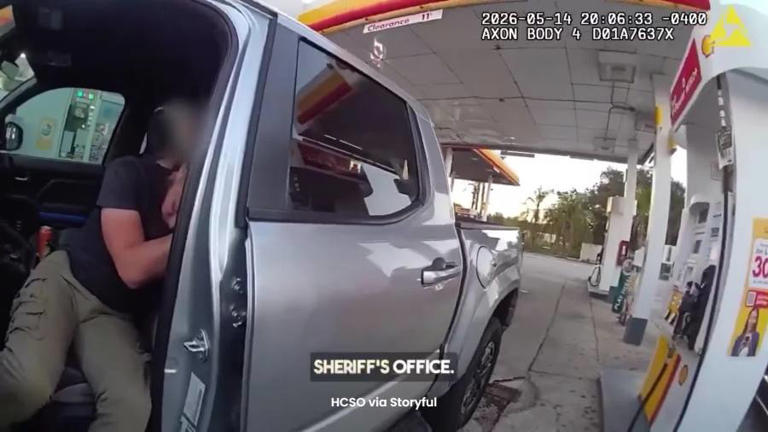 Man passed out behind the wheel with child in backseat: Sheriff