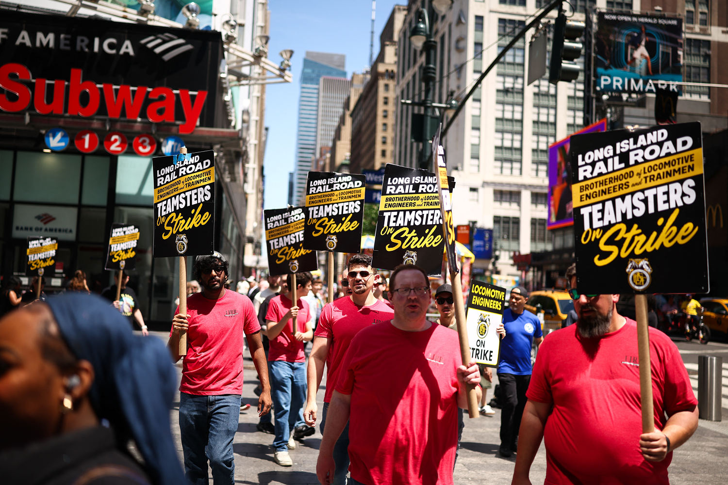 Long Island Rail Road strike creates manic Monday commute as ...