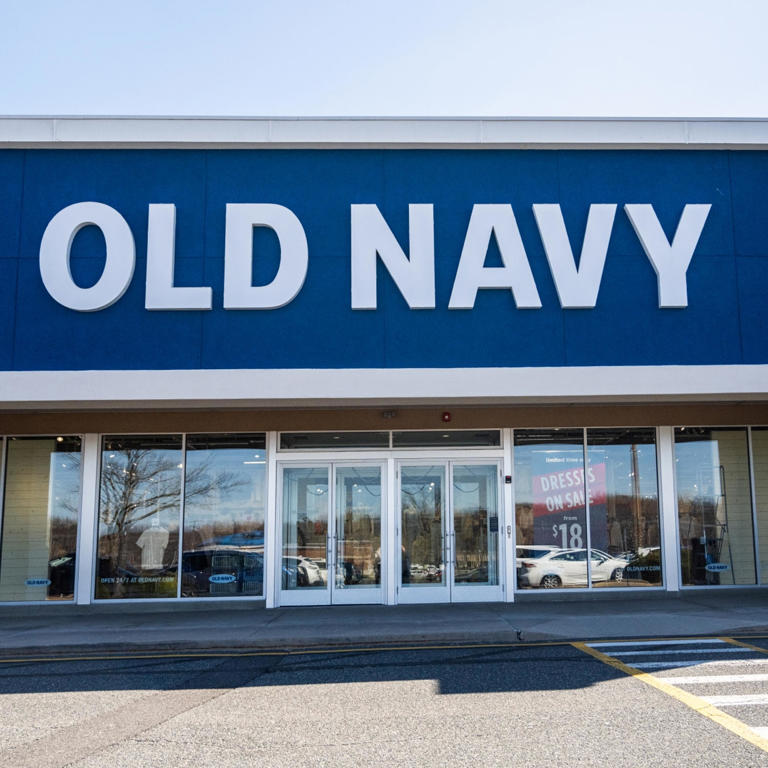 Everything is 50% off at Old Navy right now — here are the deals you ...