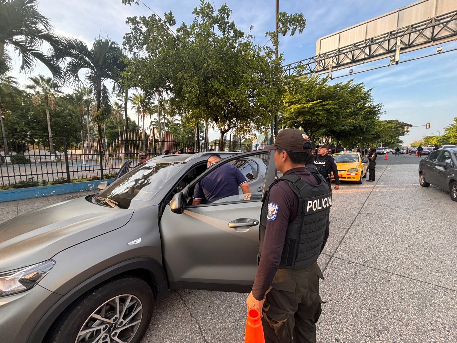 Toque de queda en Zona 8 deja 146 detenidos vinculados a bandas criminales