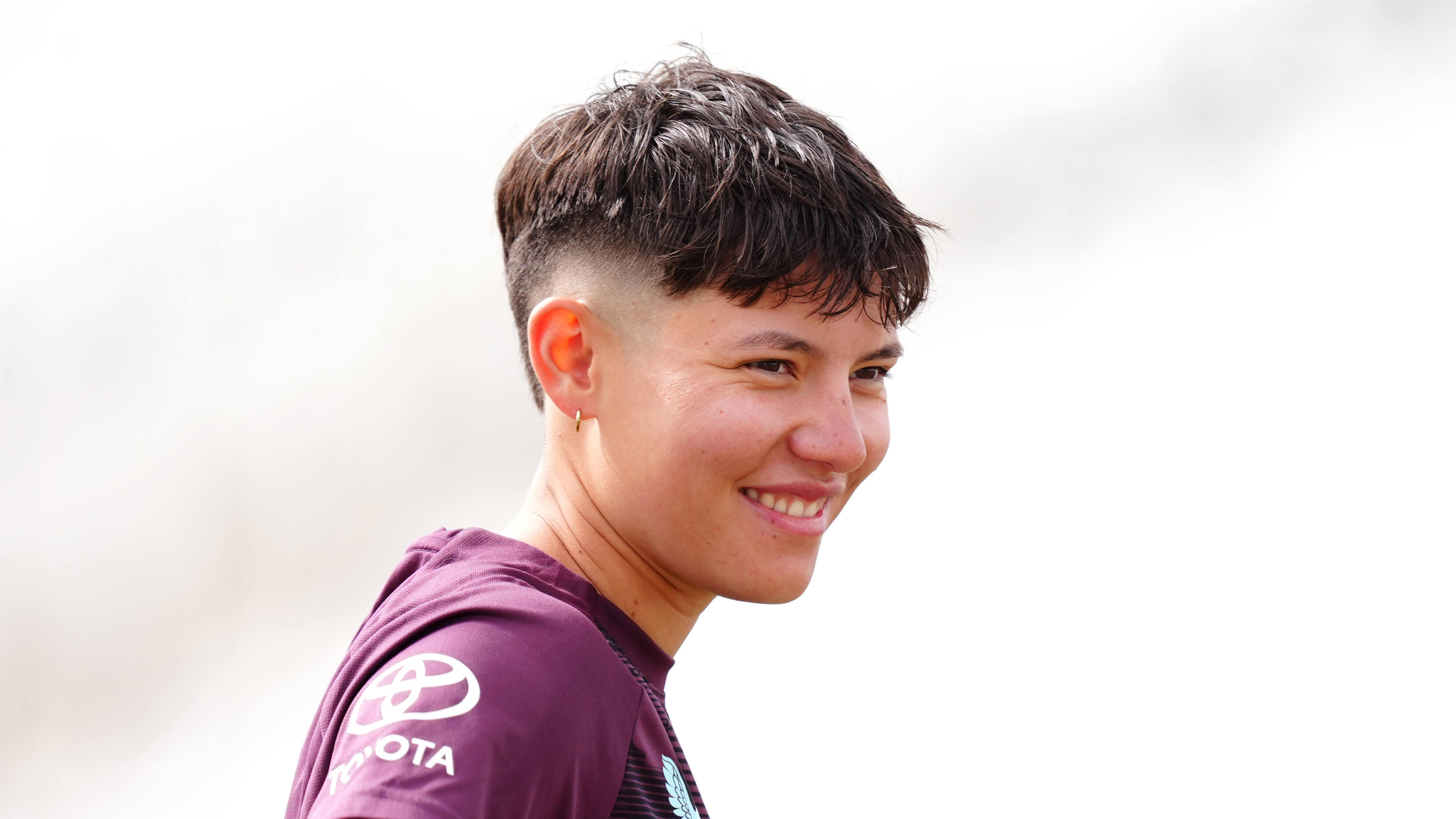 Issy Wong 'good to go' for England at T20 World Cup after injury scare