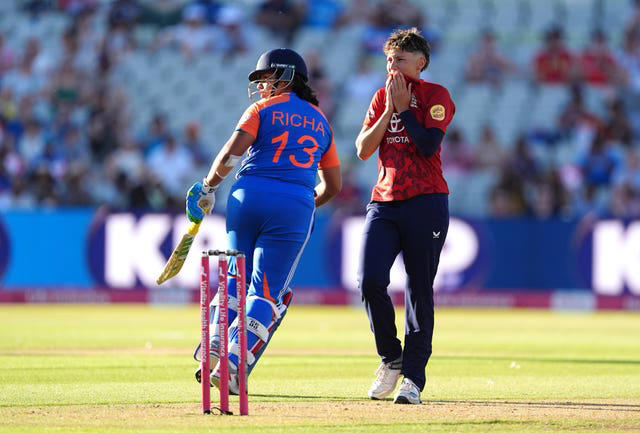 Issy Wong 'good to go' for England at T20 World Cup after injury scare