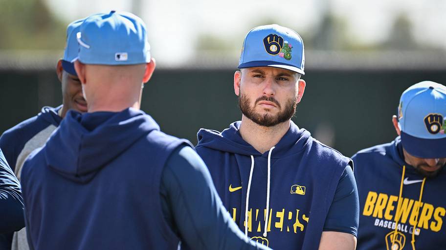 Brewers whirlwind roster move left veteran pitcher DFA'd after one day