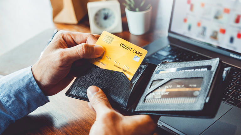 5 cool credit card-shaped gadgets that can fit in your wallet