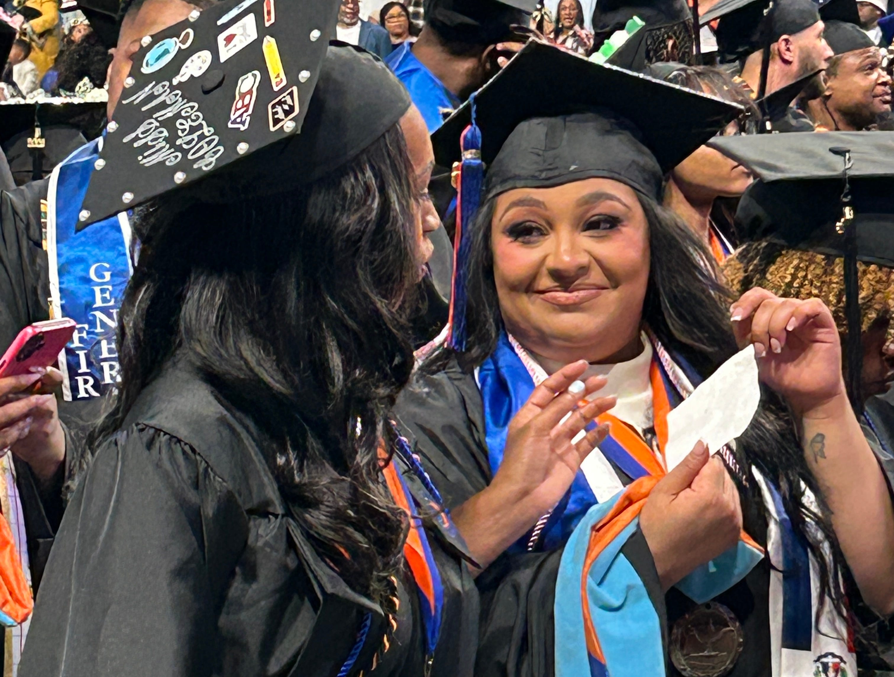 Virginia State president gets graduates dancing at spring commencement