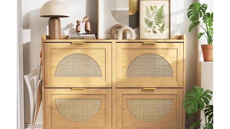 Smart entryway storage solutions that cut down on clutter