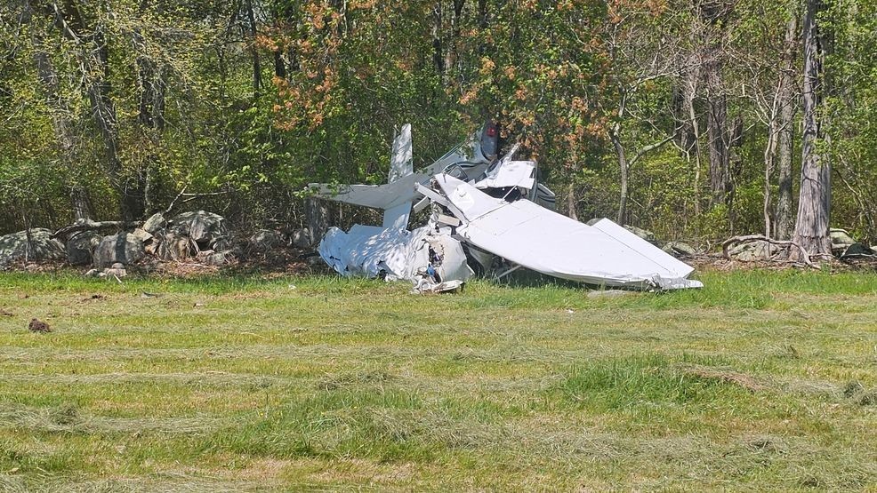 Pilot killed when small plane crashes in field near Westerly State Airport