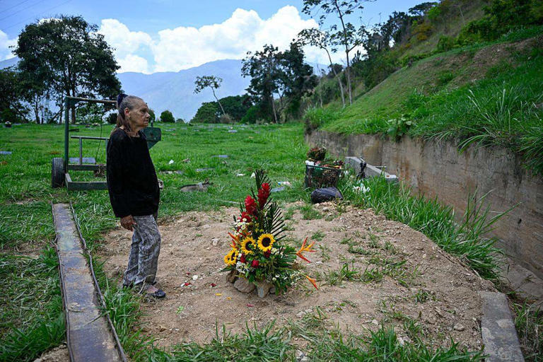 Mother who searched for jailed son dies after Venezuela reveals his death