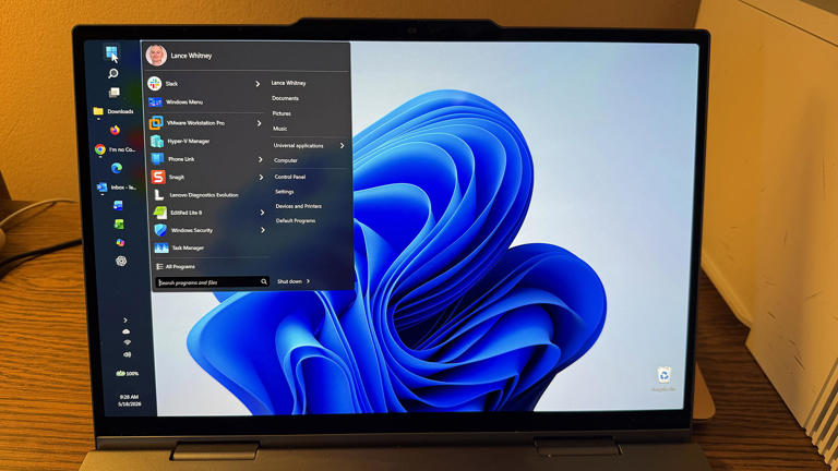 Microsoft is finally bringing the movable taskbar to Windows 11 - here ...