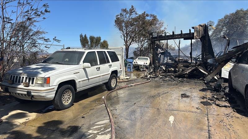 Live: Sandy fire in Simi Valley grows to 836 acres, home destroyed