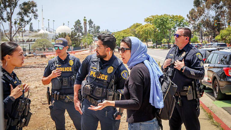 Father-of-8 security guard hailed as hero in San Diego mosque shooting